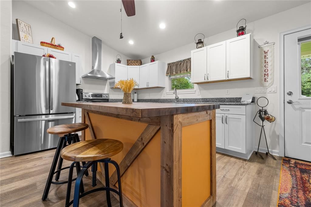 For Sale: $545,000 (3 beds, 2 baths, 1646 Square Feet)