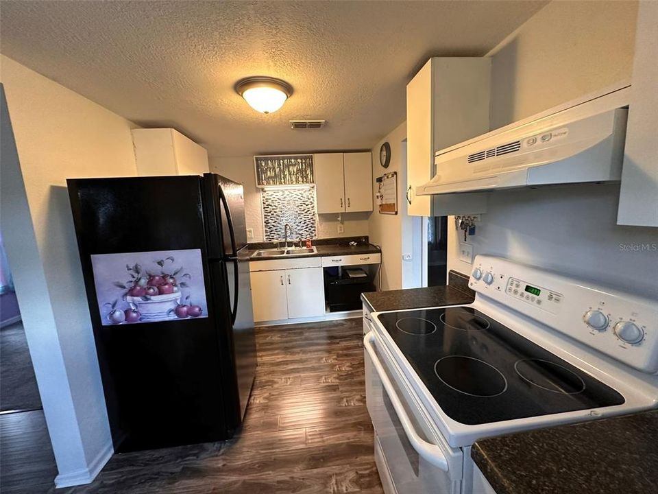 Recently Rented: $1,500 (2 beds, 1 baths, 760 Square Feet)