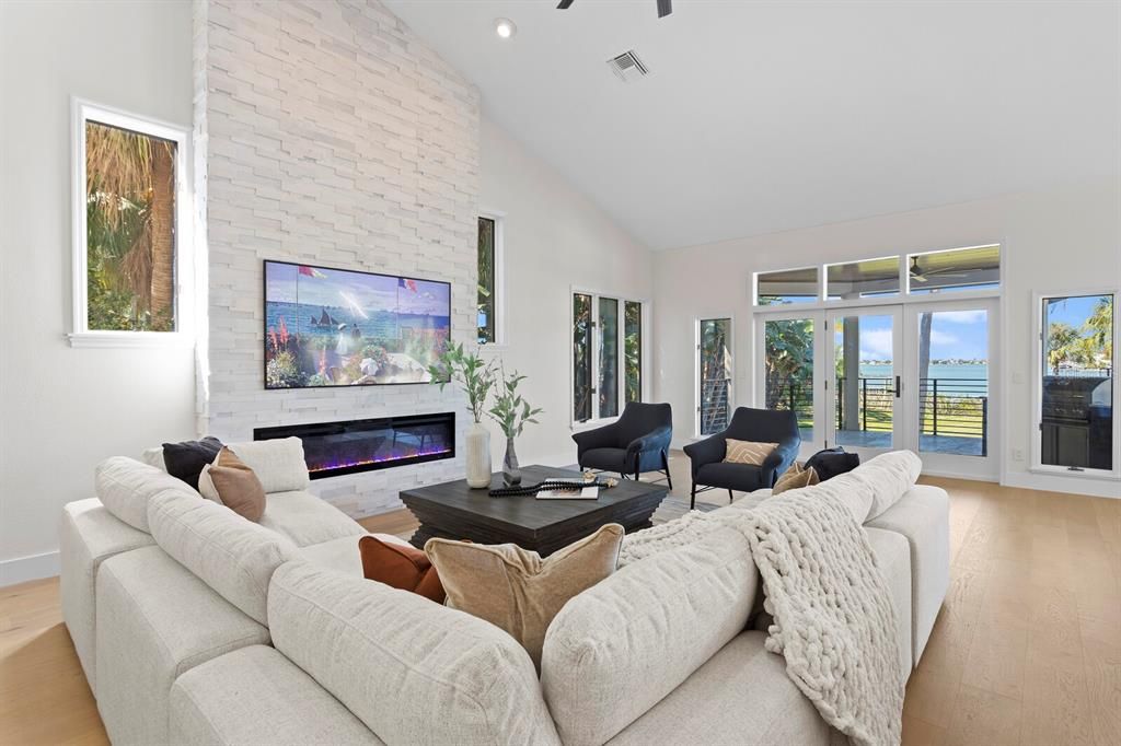For Sale: $4,980,000 (4 beds, 3 baths, 3683 Square Feet)
