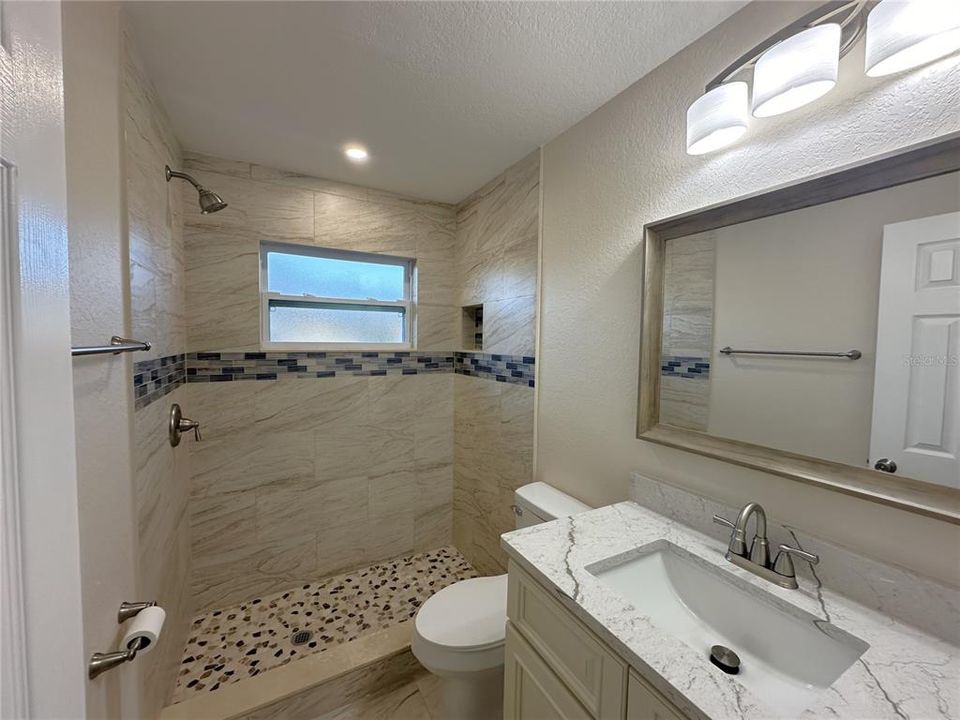 最近售出: $430,000 (3 贝兹, 2 浴室, 1730 平方英尺)