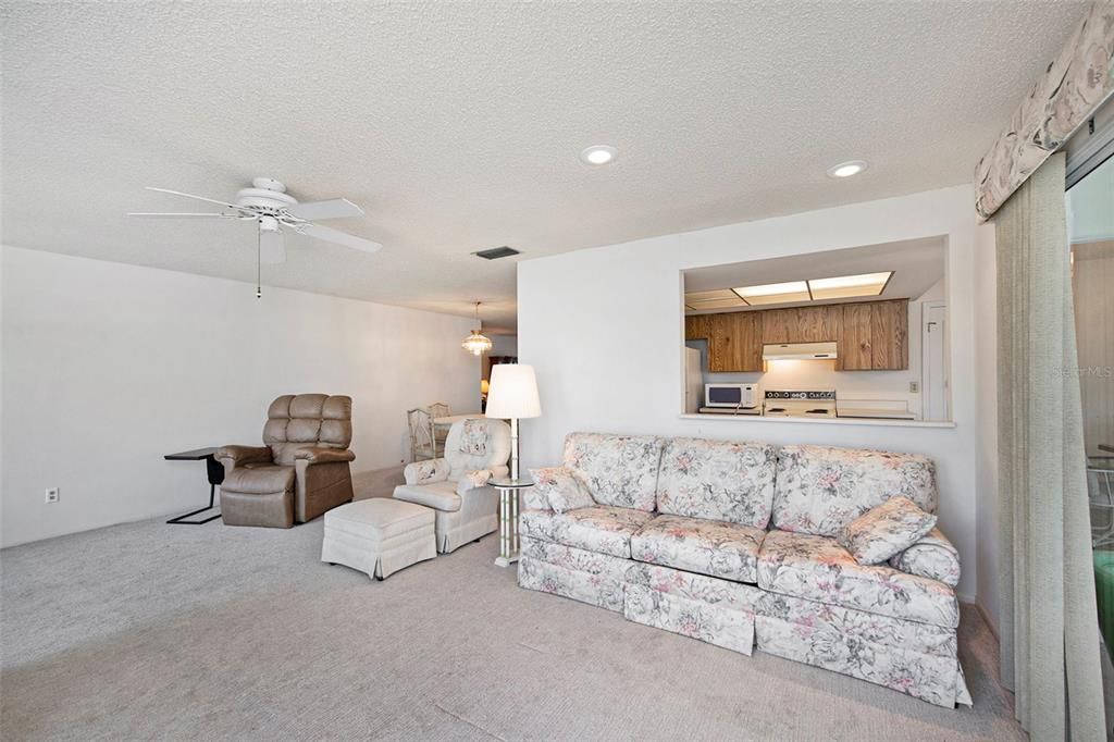 Recently Sold: $376,000 (2 beds, 2 baths, 1600 Square Feet)