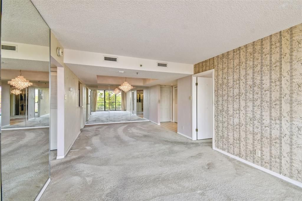 Recently Sold: $299,900 (2 beds, 2 baths, 1032 Square Feet)