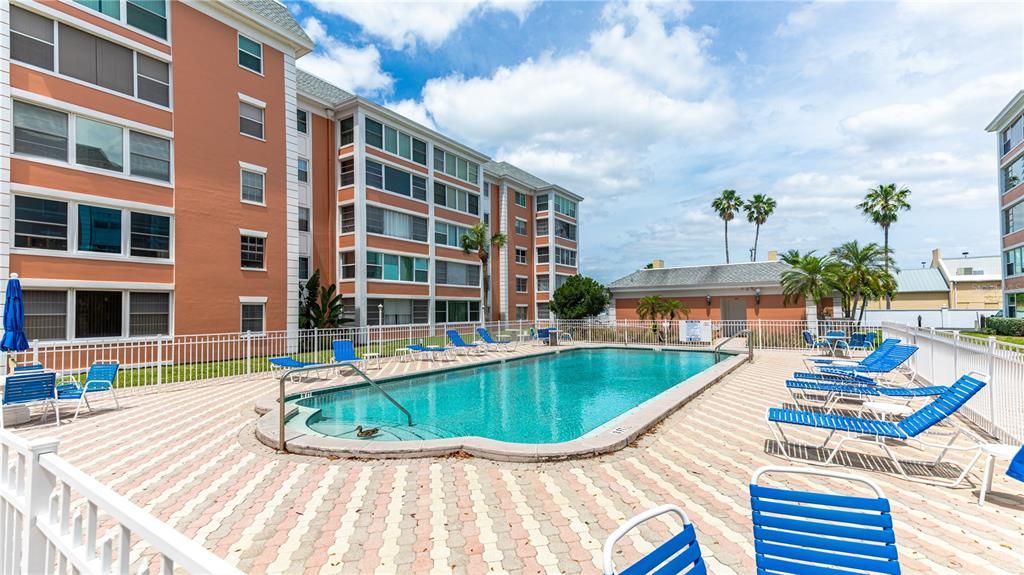 Recently Sold: $200,000 (2 beds, 2 baths, 1150 Square Feet)
