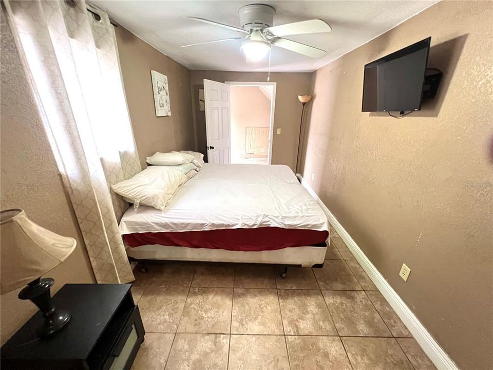 Recently Rented: $1,900 (2 beds, 2 baths, 1300 Square Feet)