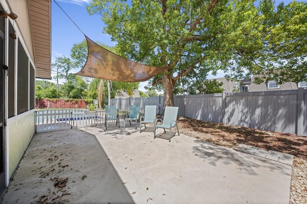 Active With Contract: $469,900 (3 beds, 2 baths, 1883 Square Feet)