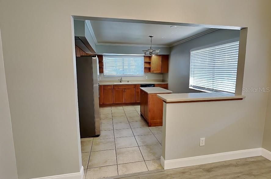 For Rent: $2,250 (3 beds, 2 baths, 1487 Square Feet)
