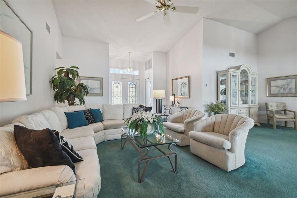 Recently Sold: $325,000 (2 beds, 2 baths, 1479 Square Feet)