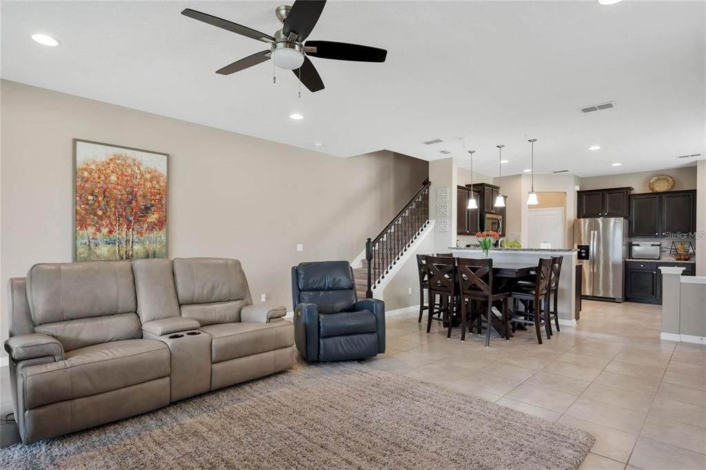 Active With Contract: $2,400 (3 beds, 2 baths, 1760 Square Feet)