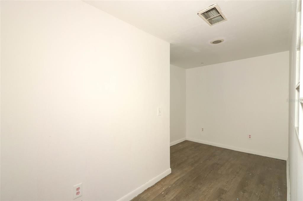 Active With Contract: $130,000 (2 beds, 1 baths, 1332 Square Feet)