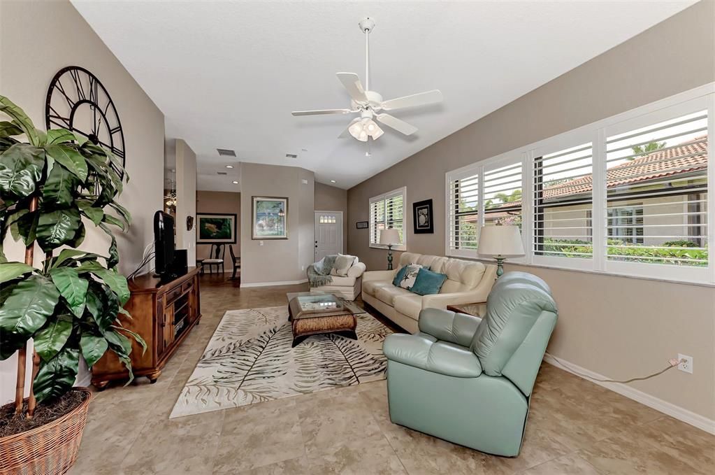 Active With Contract: $345,000 (2 beds, 2 baths, 1457 Square Feet)