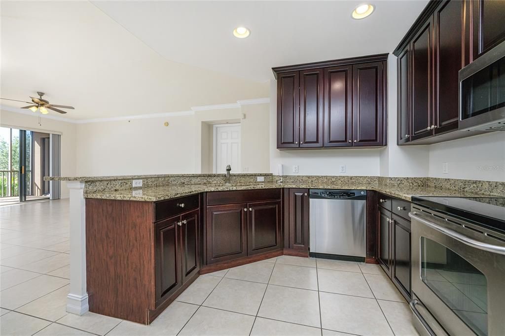 For Rent: $2,500 (2 beds, 2 baths, 1595 Square Feet)