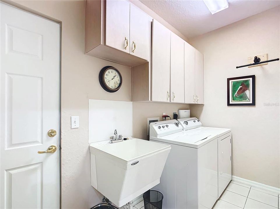 For Rent: $2,495 (2 beds, 2 baths, 2041 Square Feet)