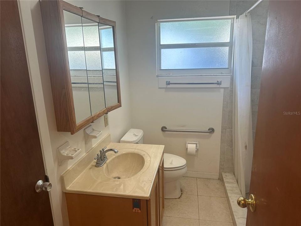 Active With Contract: $189,900 (3 beds, 1 baths, 1290 Square Feet)