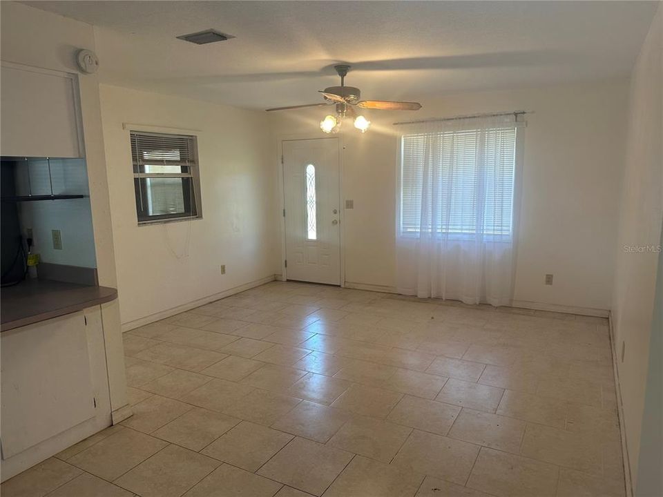 Active With Contract: $189,900 (3 beds, 1 baths, 1290 Square Feet)