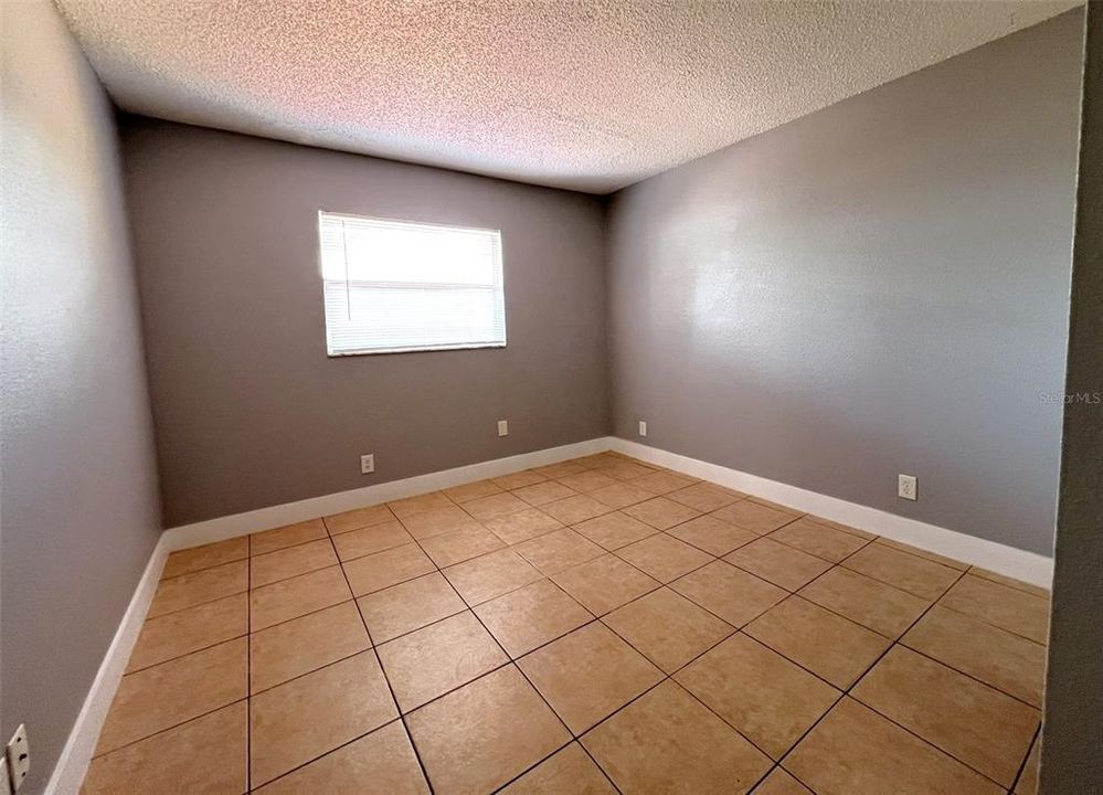 Active With Contract: $1,575 (2 beds, 1 baths, 696 Square Feet)