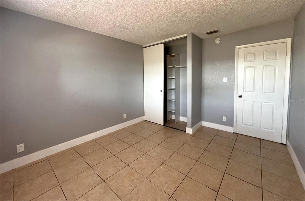 Active With Contract: $1,575 (2 beds, 1 baths, 696 Square Feet)