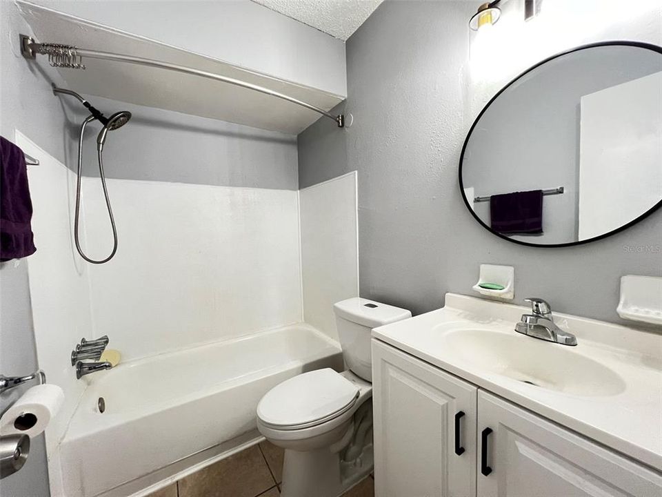 Active With Contract: $1,575 (2 beds, 1 baths, 696 Square Feet)