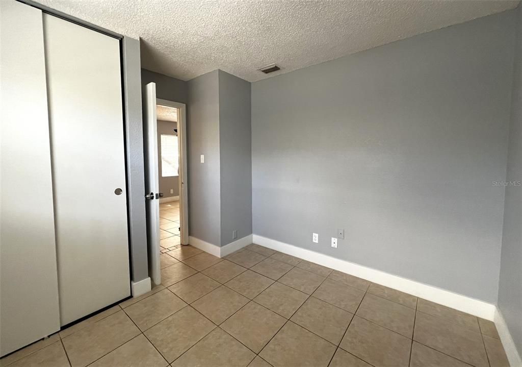 Active With Contract: $1,575 (2 beds, 1 baths, 696 Square Feet)