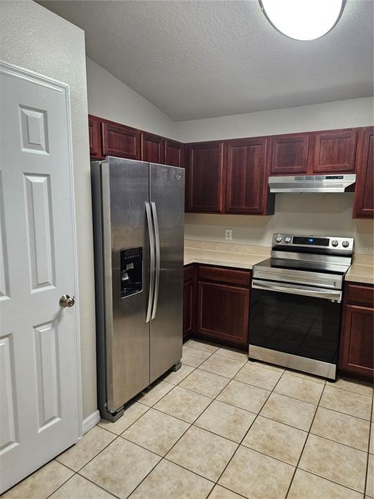For Rent: $1,700 (3 beds, 2 baths, 1225 Square Feet)