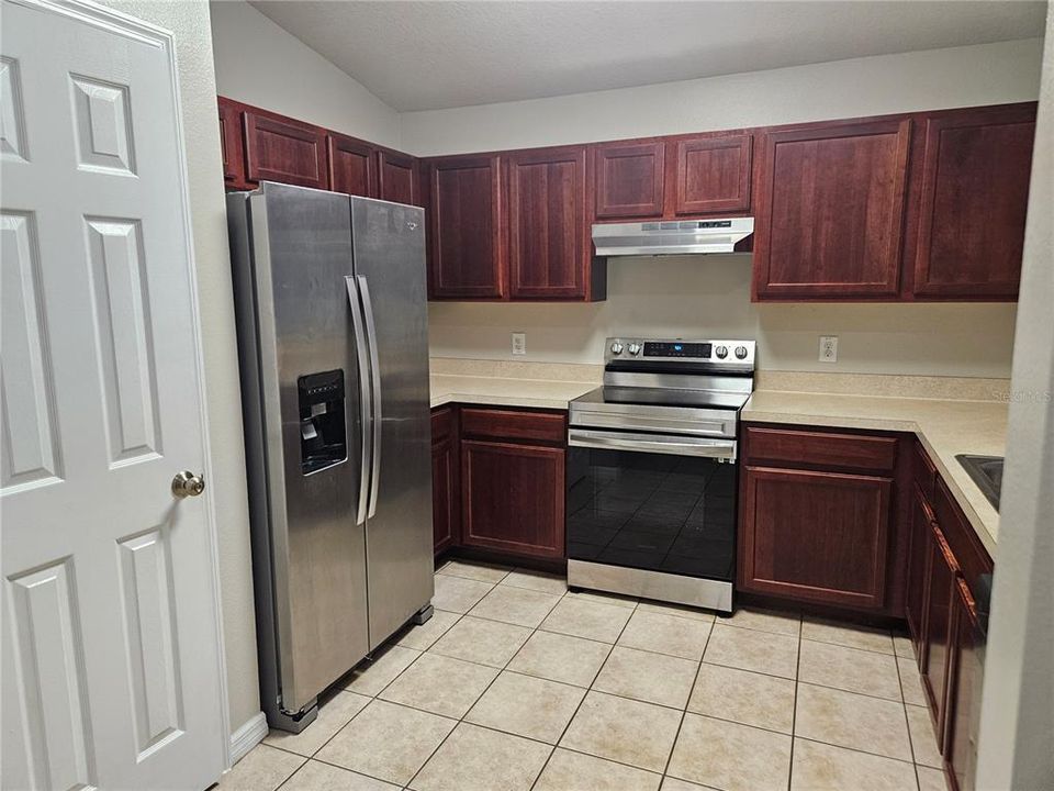 Active With Contract: $1,700 (3 beds, 2 baths, 1225 Square Feet)