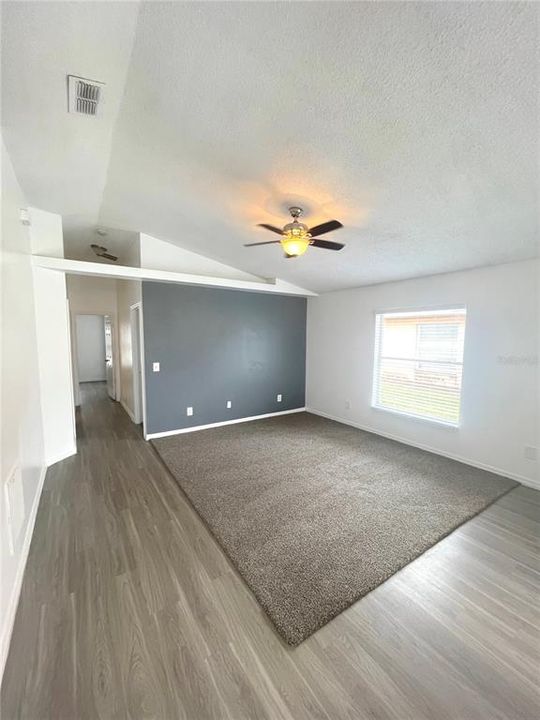 Active With Contract: $299,900 (3 beds, 2 baths, 1099 Square Feet)