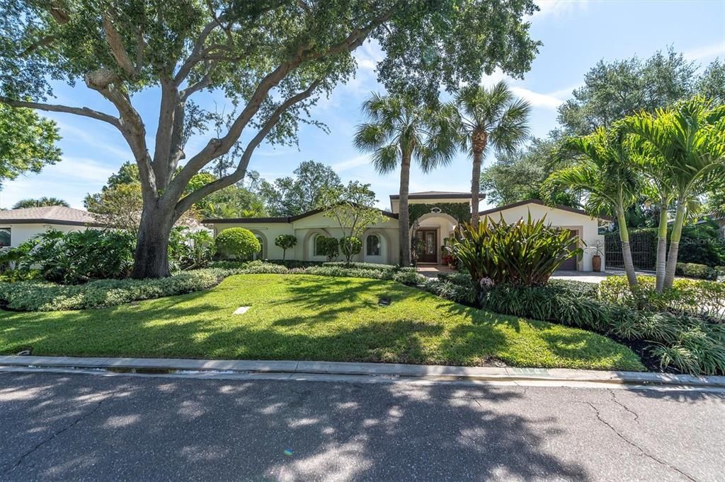 Recently Sold: $2,175,000 (5 beds, 4 baths, 4039 Square Feet)