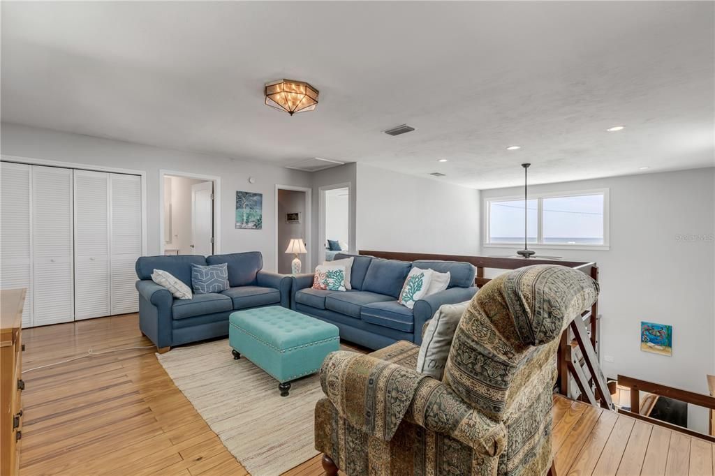 For Sale: $1,650,000 (2 beds, 2 baths, 1774 Square Feet)