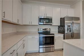 Active With Contract: $2,300 (2 beds, 2 baths, 1121 Square Feet)