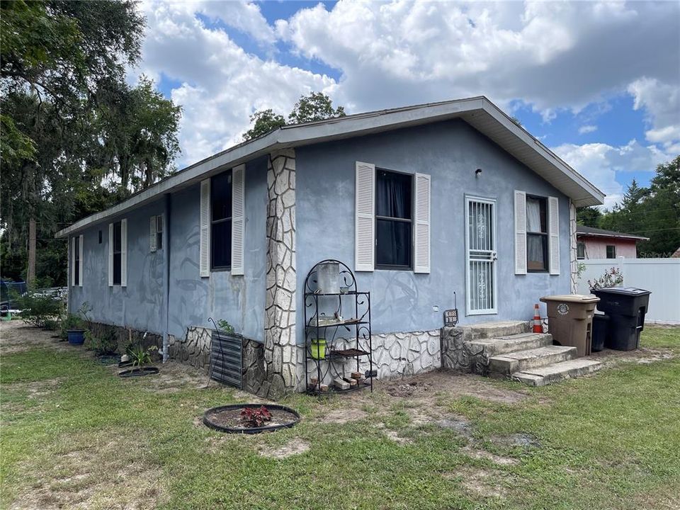 Recently Sold: $109,990 (3 beds, 1 baths, 1280 Square Feet)