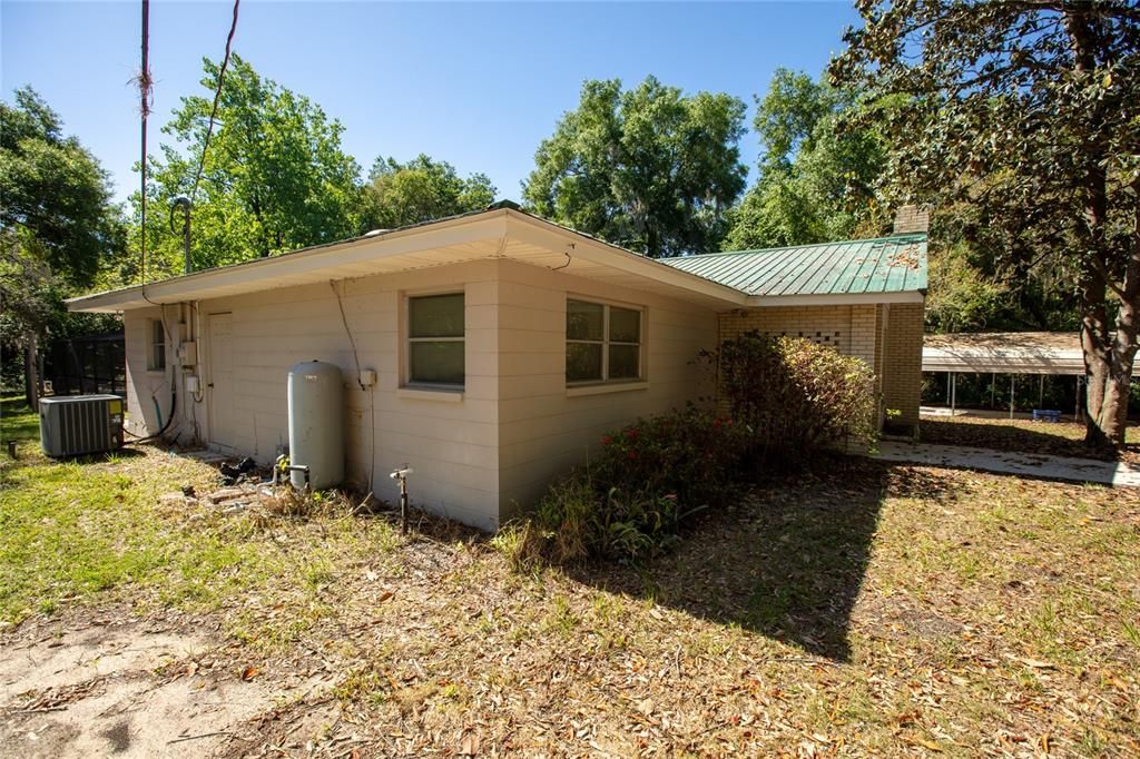 Recently Sold: $250,000 (3 beds, 2 baths, 2102 Square Feet)