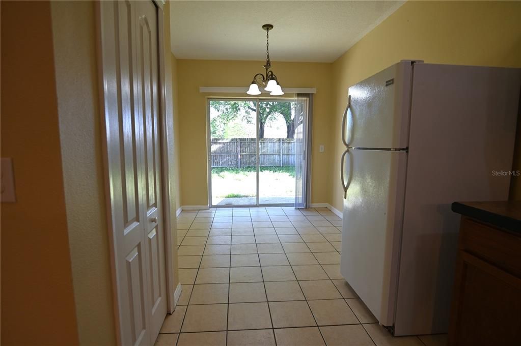 For Rent: $2,100 (4 beds, 2 baths, 1003 Square Feet)