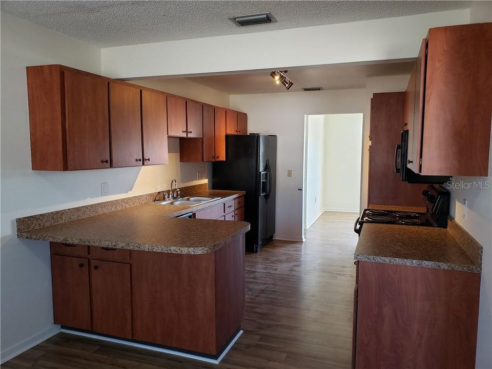 For Rent: $2,150 (2 beds, 2 baths, 1750 Square Feet)