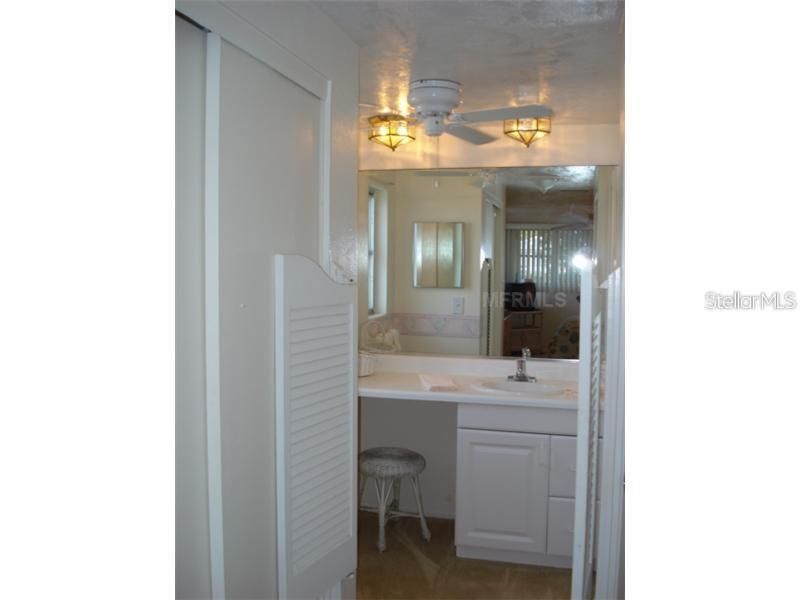 Active With Contract: $2,195 (2 beds, 2 baths, 1152 Square Feet)