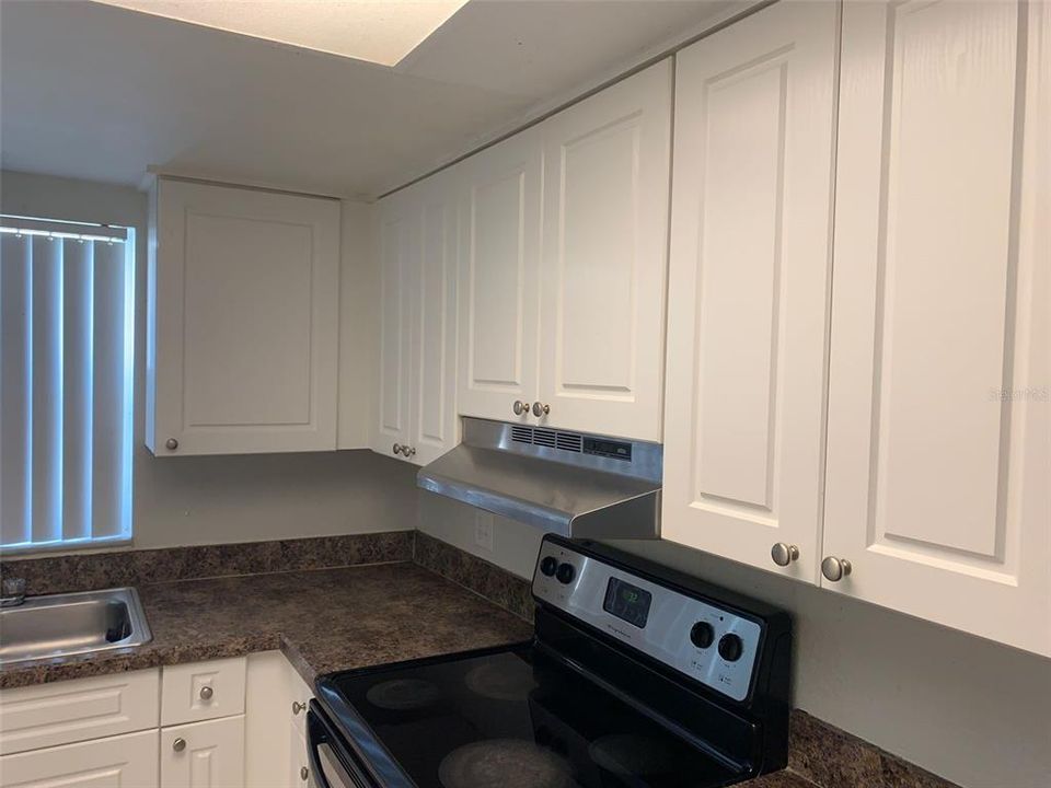 Active With Contract: $1,630 (2 beds, 2 baths, 905 Square Feet)