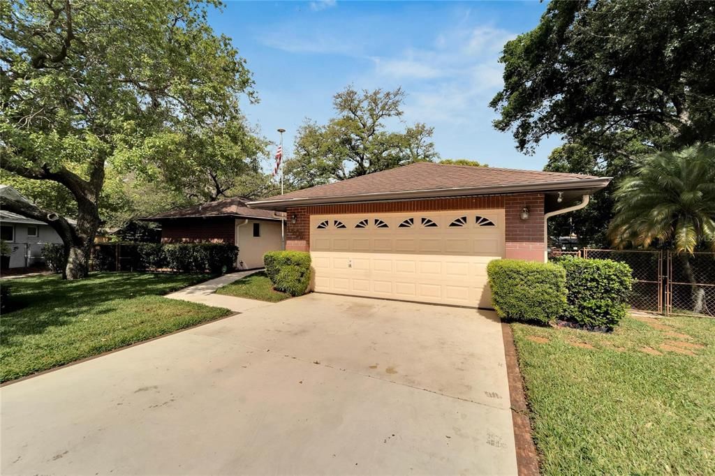 Recently Sold: $379,990 (3 beds, 2 baths, 1931 Square Feet)