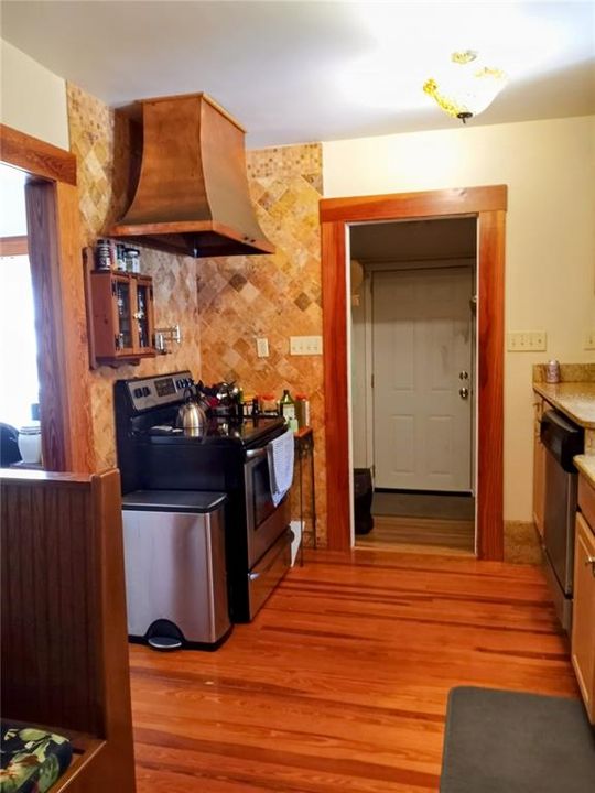 For Sale: $299,900 (3 beds, 1 baths, 1450 Square Feet)