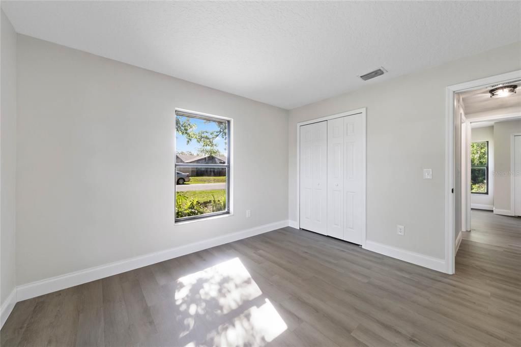 Active With Contract: $339,900 (3 beds, 2 baths, 1387 Square Feet)