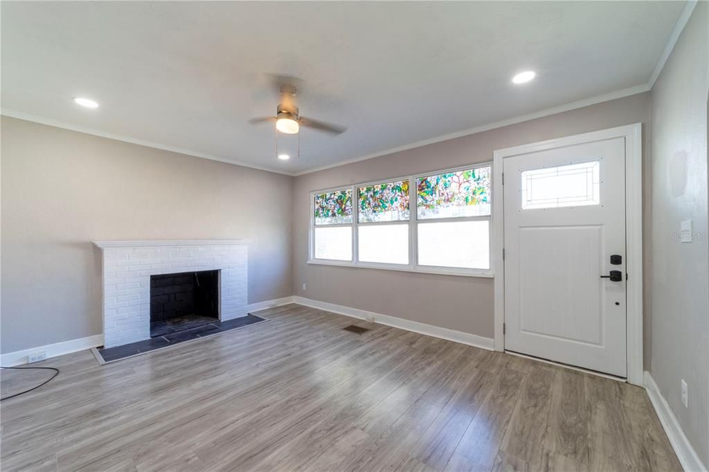 For Sale: $259,000 (3 beds, 1 baths, 1182 Square Feet)