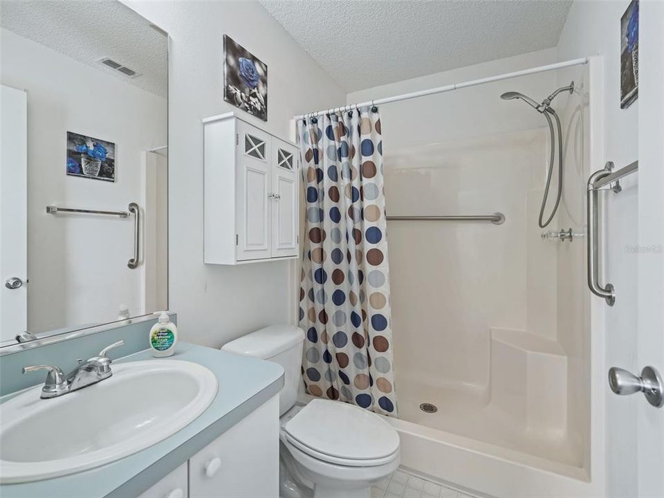 For Rent: $1,950 (2 beds, 2 baths, 1121 Square Feet)