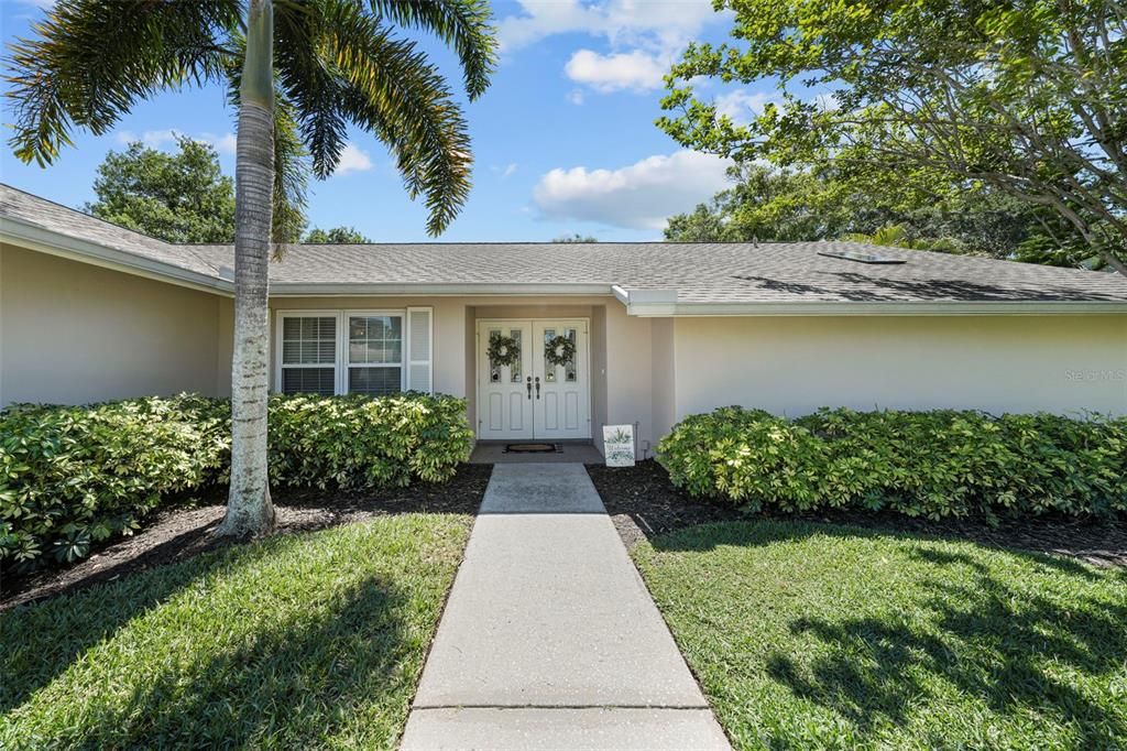 Recently Sold: $645,000 (3 beds, 2 baths, 1999 Square Feet)