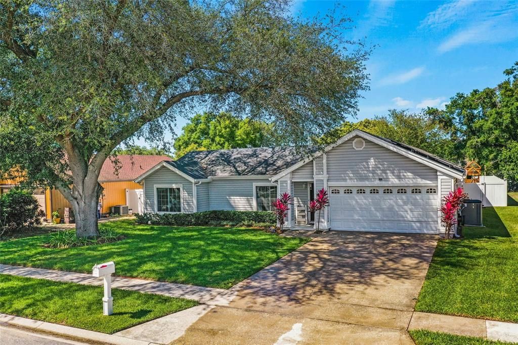 Active With Contract: $460,000 (3 beds, 2 baths, 2269 Square Feet)