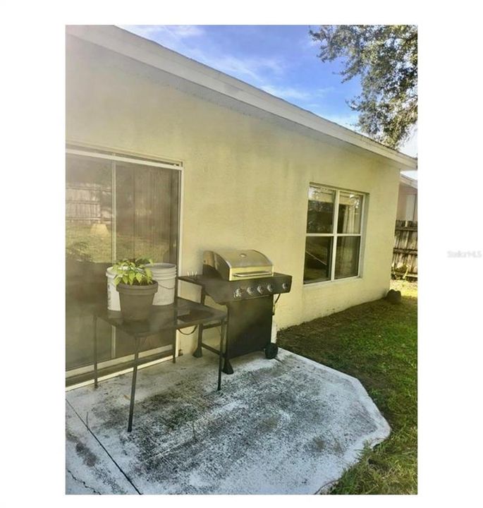 For Rent: $2,300 (3 beds, 2 baths, 1585 Square Feet)