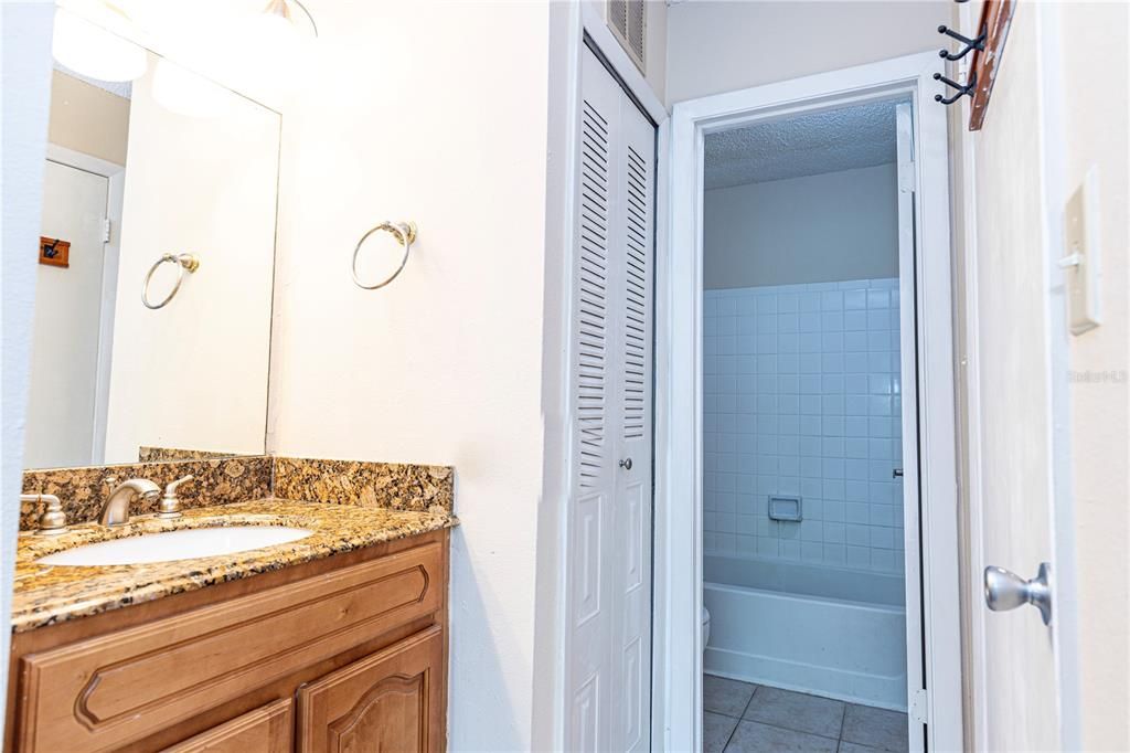 Active With Contract: $145,000 (1 beds, 1 baths, 552 Square Feet)
