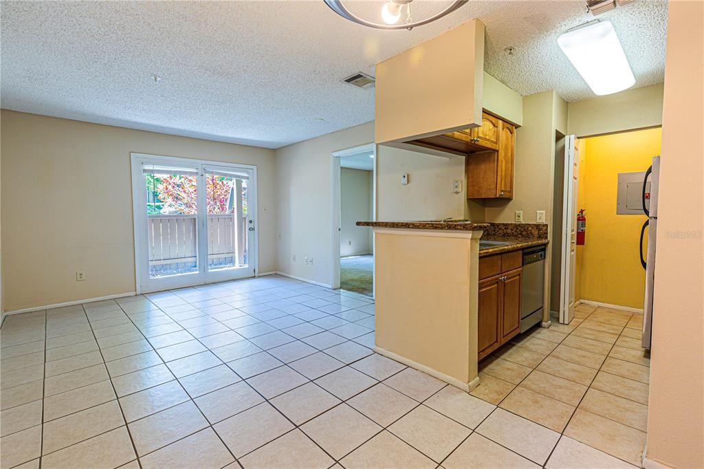 Active With Contract: $145,000 (1 beds, 1 baths, 552 Square Feet)