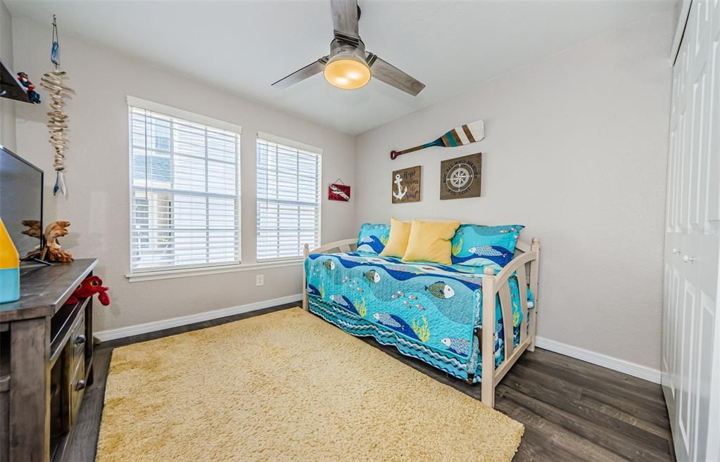 Active With Contract: $259,900 (3 beds, 2 baths, 1210 Square Feet)