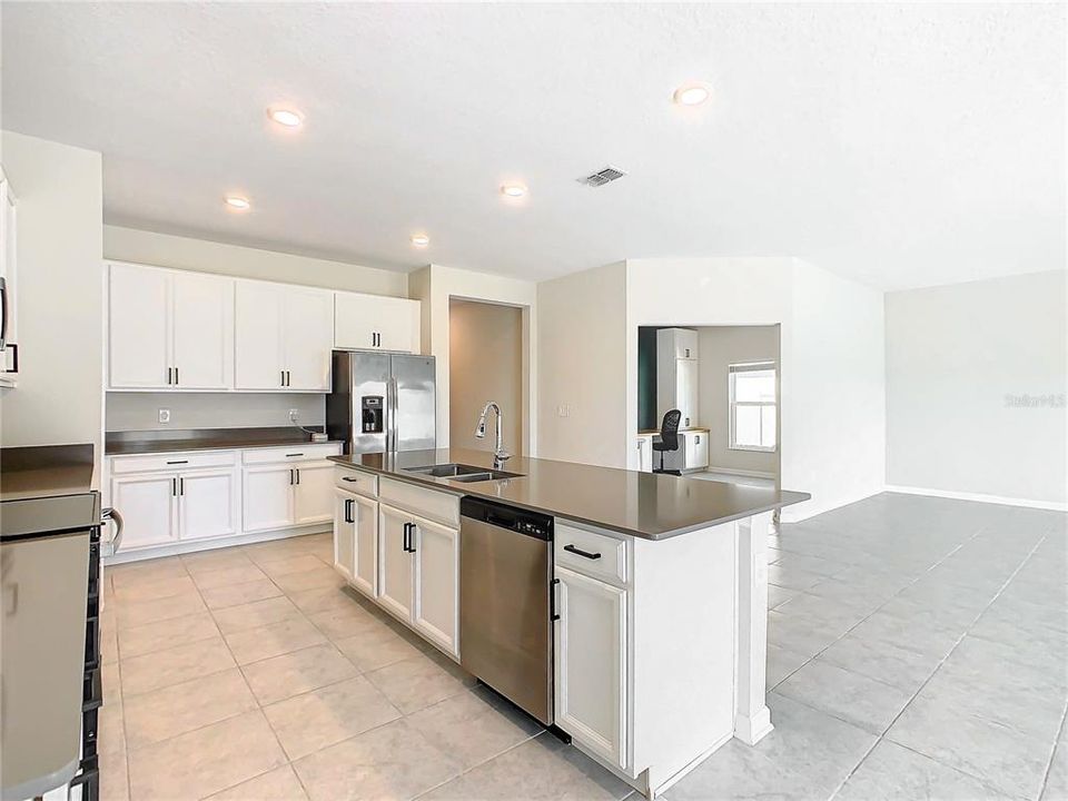 Active With Contract: $549,000 (4 beds, 3 baths, 2605 Square Feet)