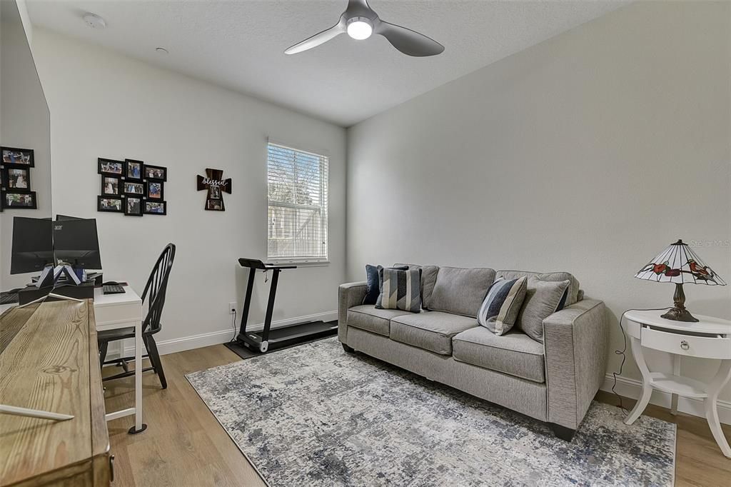 Active With Contract: $430,000 (3 beds, 3 baths, 1908 Square Feet)