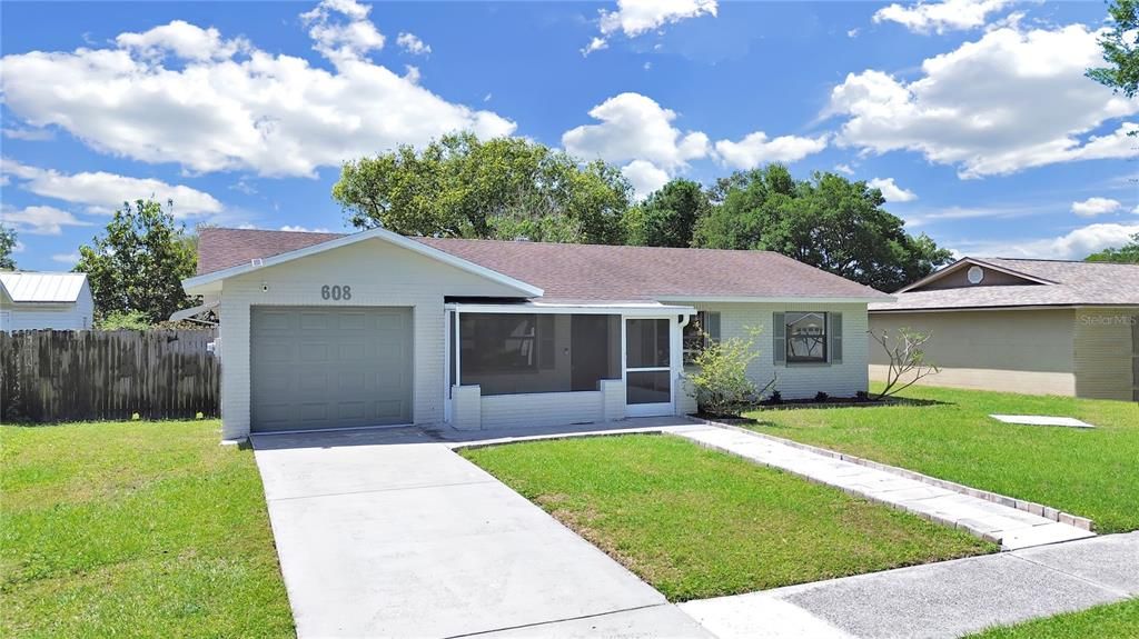 Active With Contract: $345,000 (3 beds, 2 baths, 1148 Square Feet)