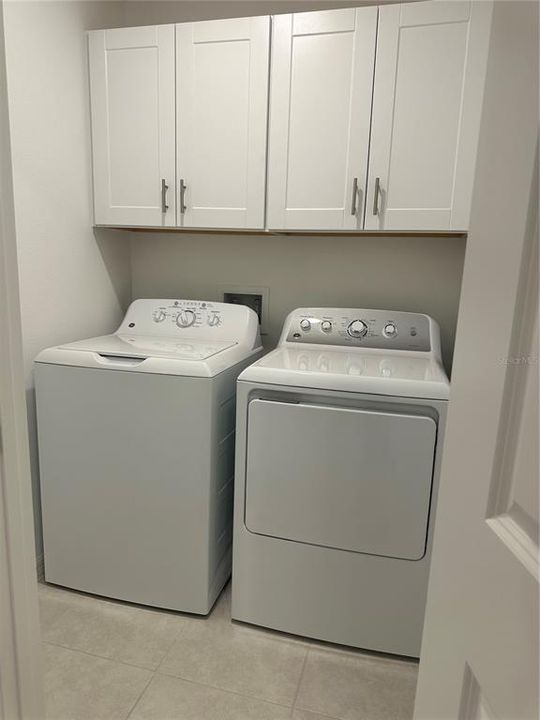 Active With Contract: $1,950 (2 beds, 2 baths, 1541 Square Feet)