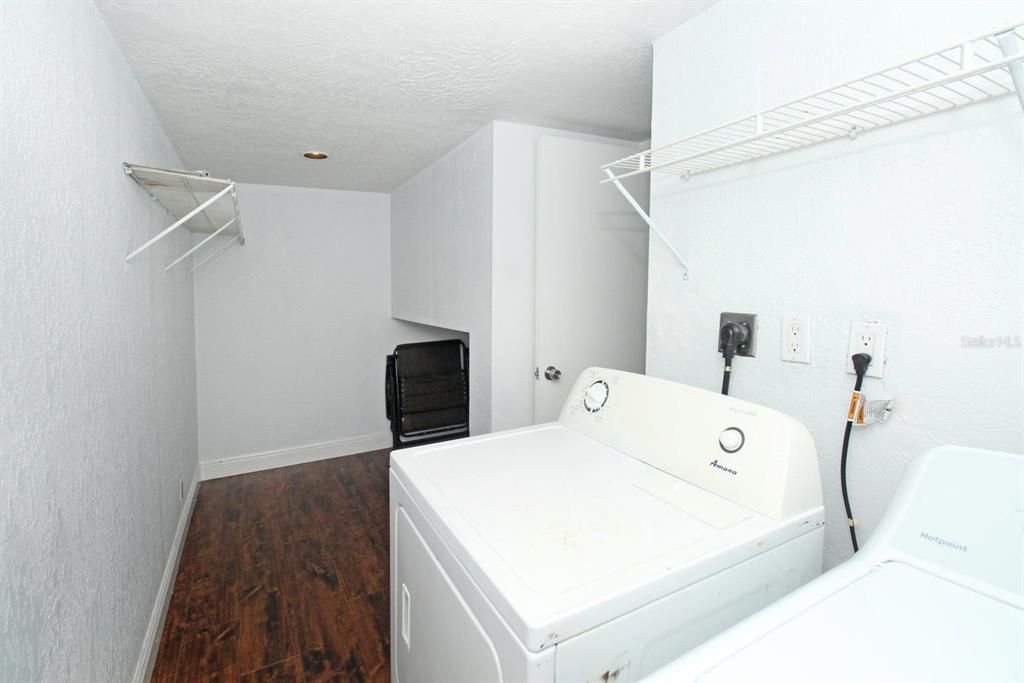 For Sale: $360,000 (3 beds, 2 baths, 1694 Square Feet)